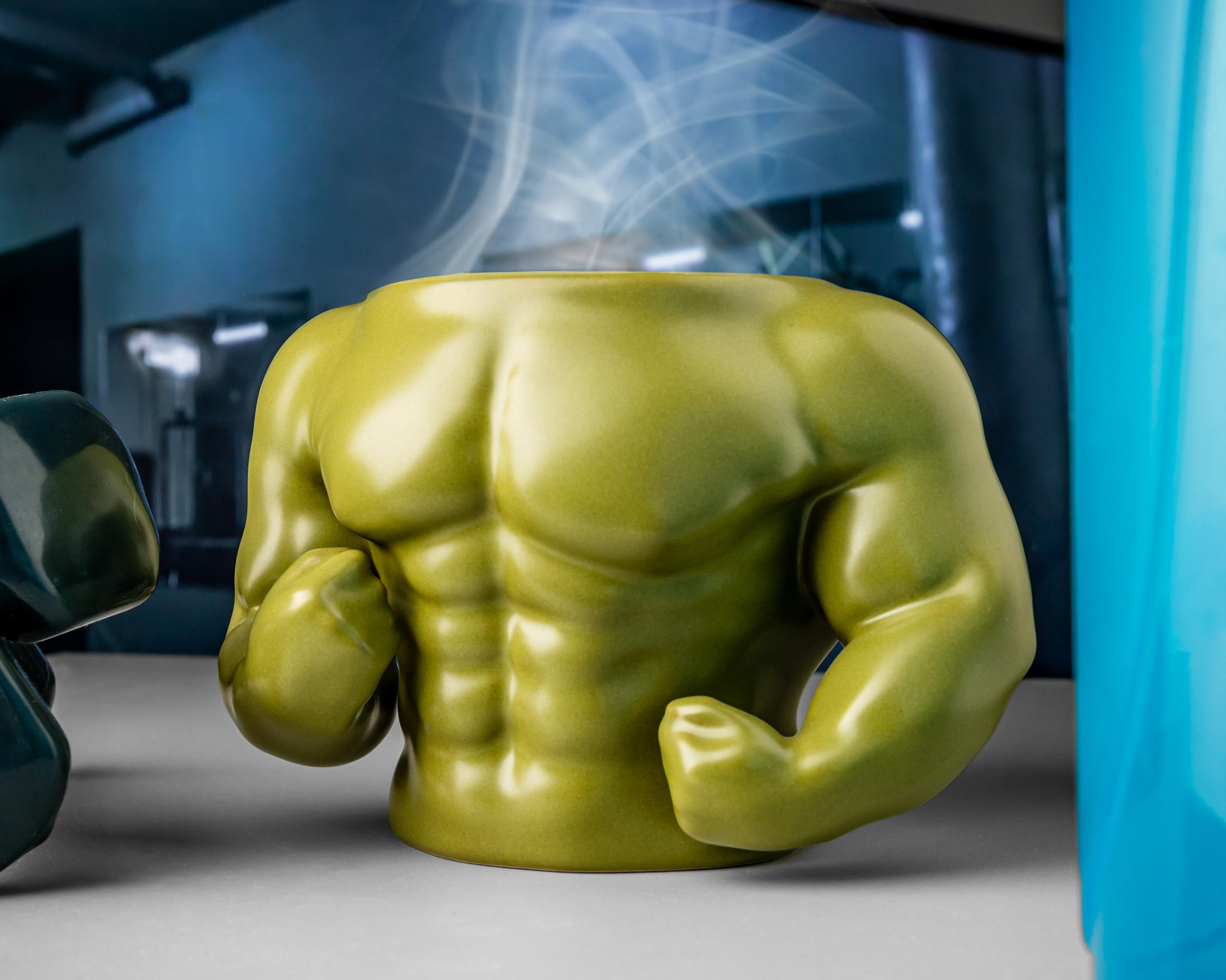 Gadget Master Hrnek se svaly, zelený 350 ml.