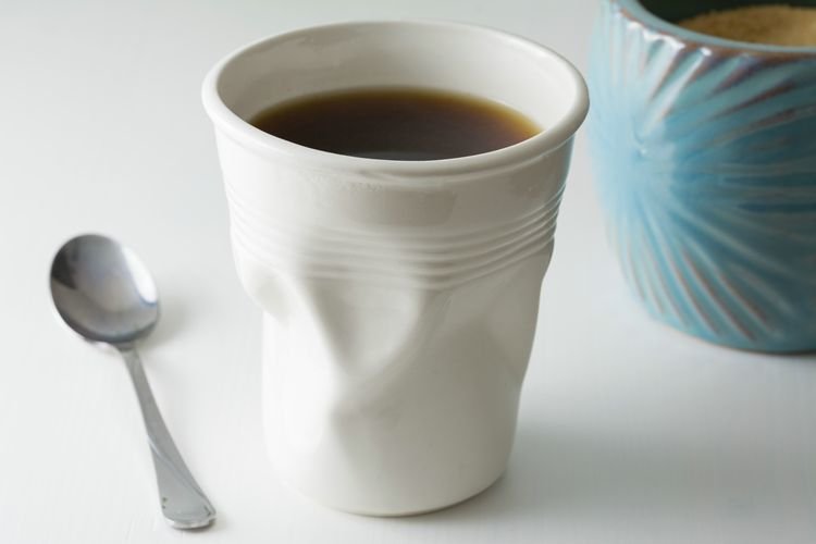 Hrnek Pomačkaný kelímek 290 ml.