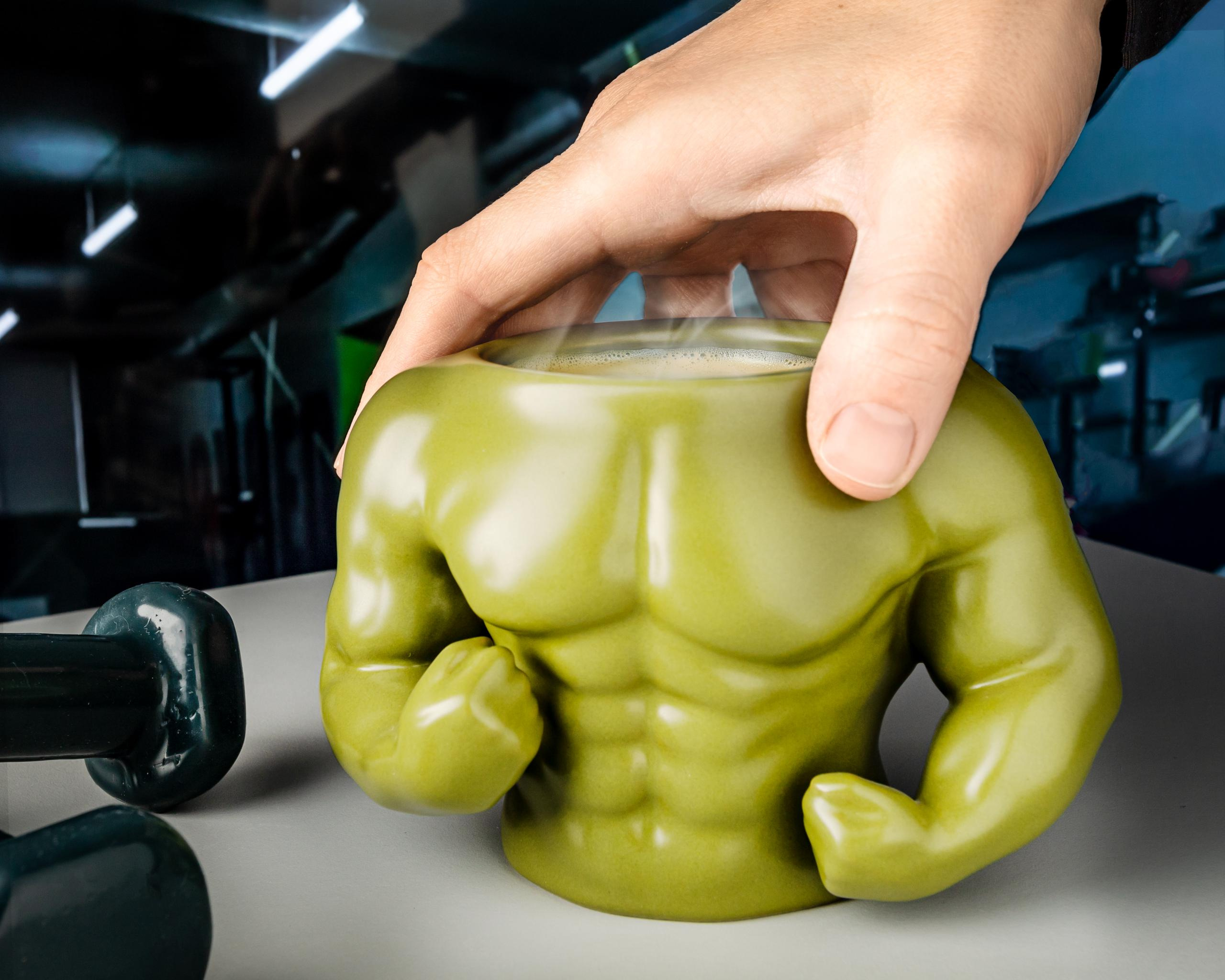 Gadget Master Hrnek se svaly, zelený 350 ml.