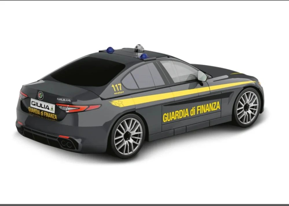 Cobi 24657 Alfa Romeo Giulia Quadrifoglio Guardia di Finanza, 97 kostek
