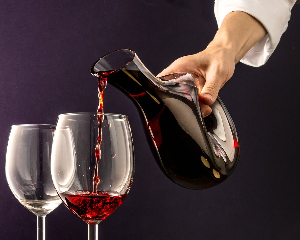 Dekantér na víno a vodu Twisted 1200 ml.