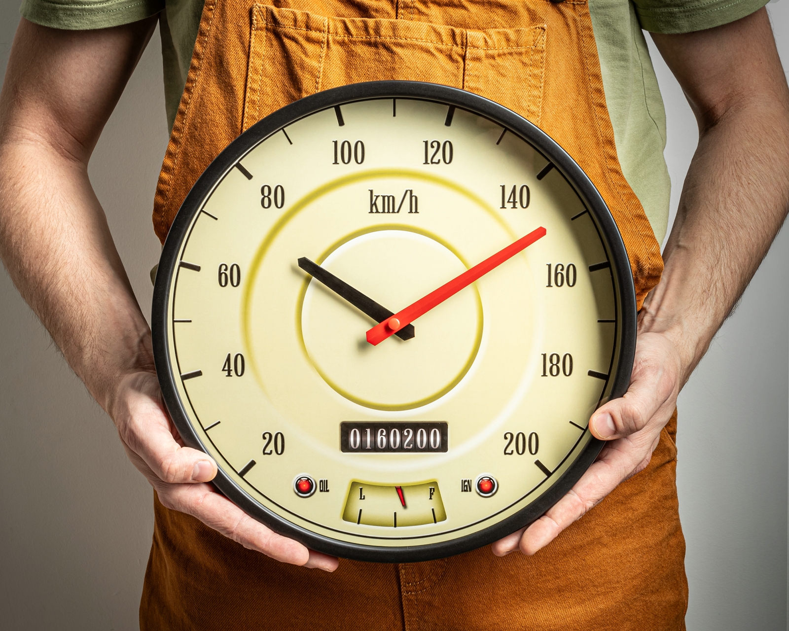 Retro nástěnné hodiny Speedometer, průměr 29,5 cm