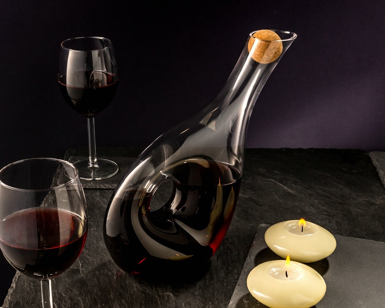 Dekantér na víno a vodu Twisted 1200 ml.