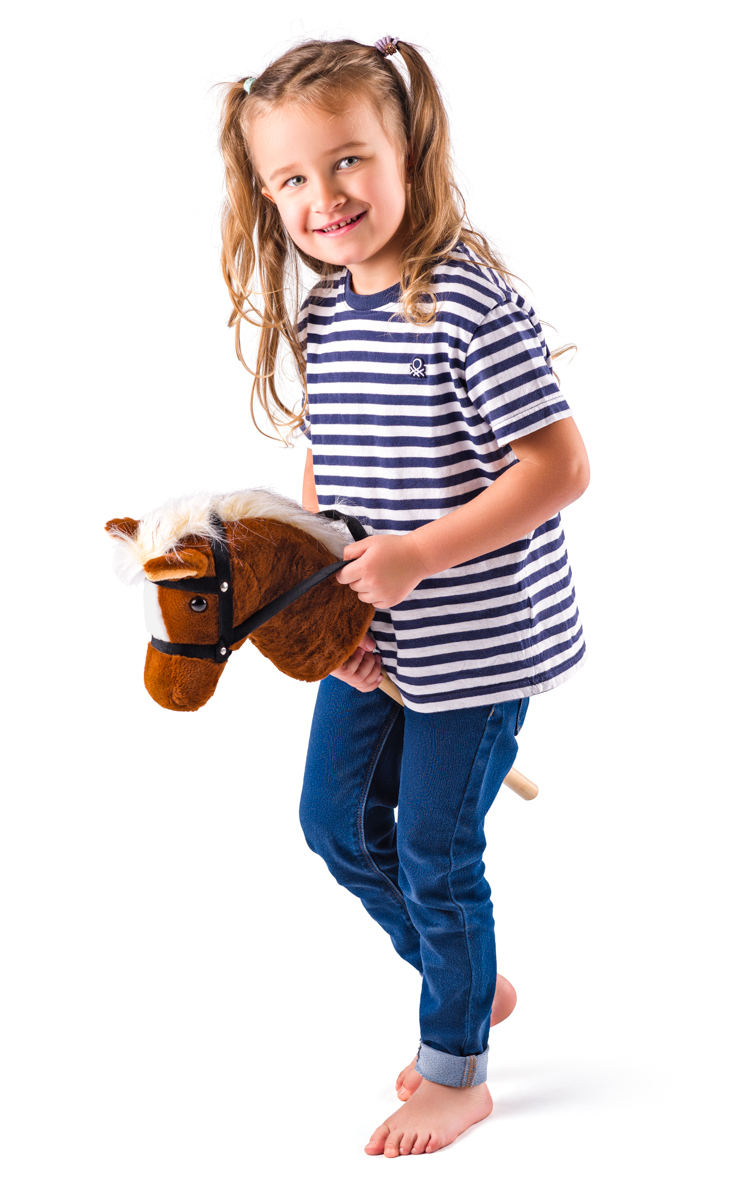 Hobby horse Scarlet, světle hnědý kůň na tyči