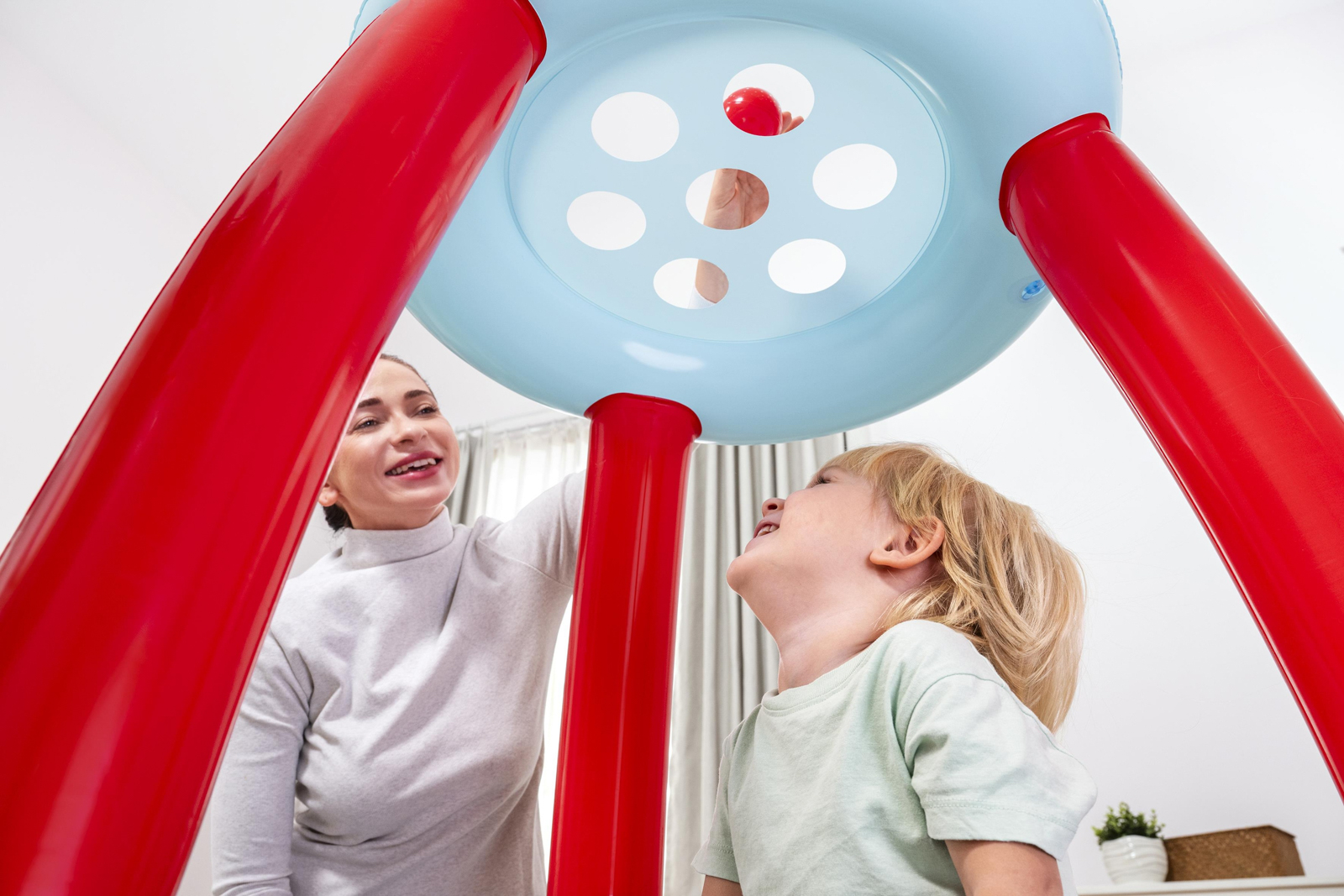Nafukovací hrací centrum Fisher Price s míčky - 15ks, 89cm x 89cm x 84cm