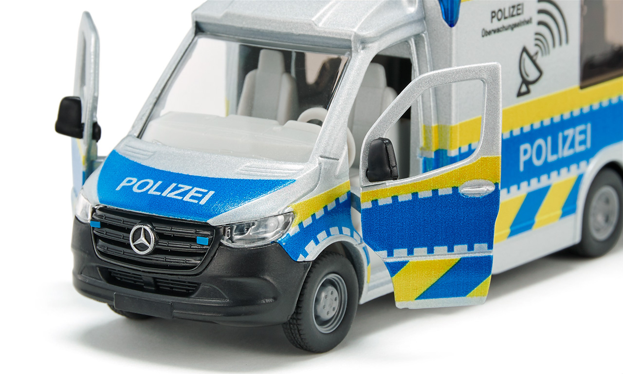 SIKU Super - policejní Mercedes Benz Sprinter, 1:50