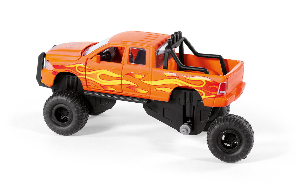 SIKU Super - RAM 1500 se sundavacími pneumatikami, 1:50