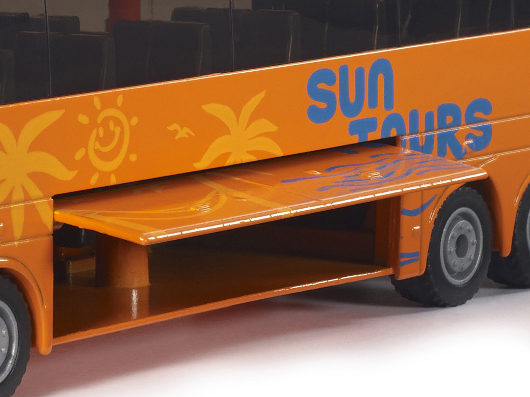 SIKU Super - zájezdový autobus  Mercedes - Benz, 1:50