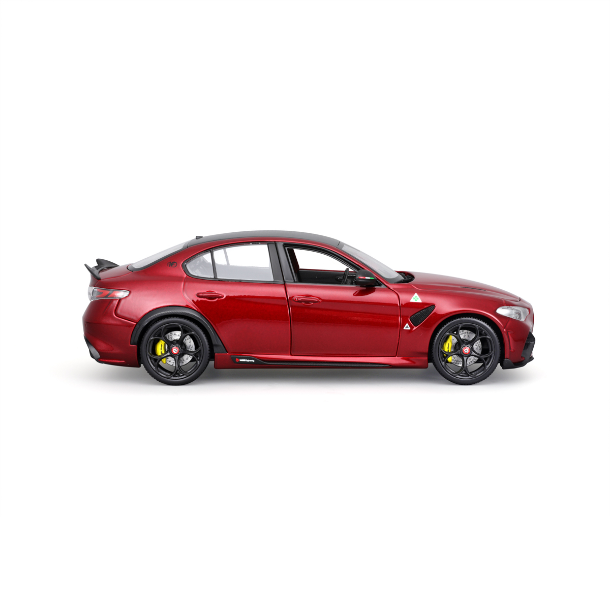 Bburago - Auta HOBBY, Alfa Romeo Giulia GTA, červená metalíza, 1:18