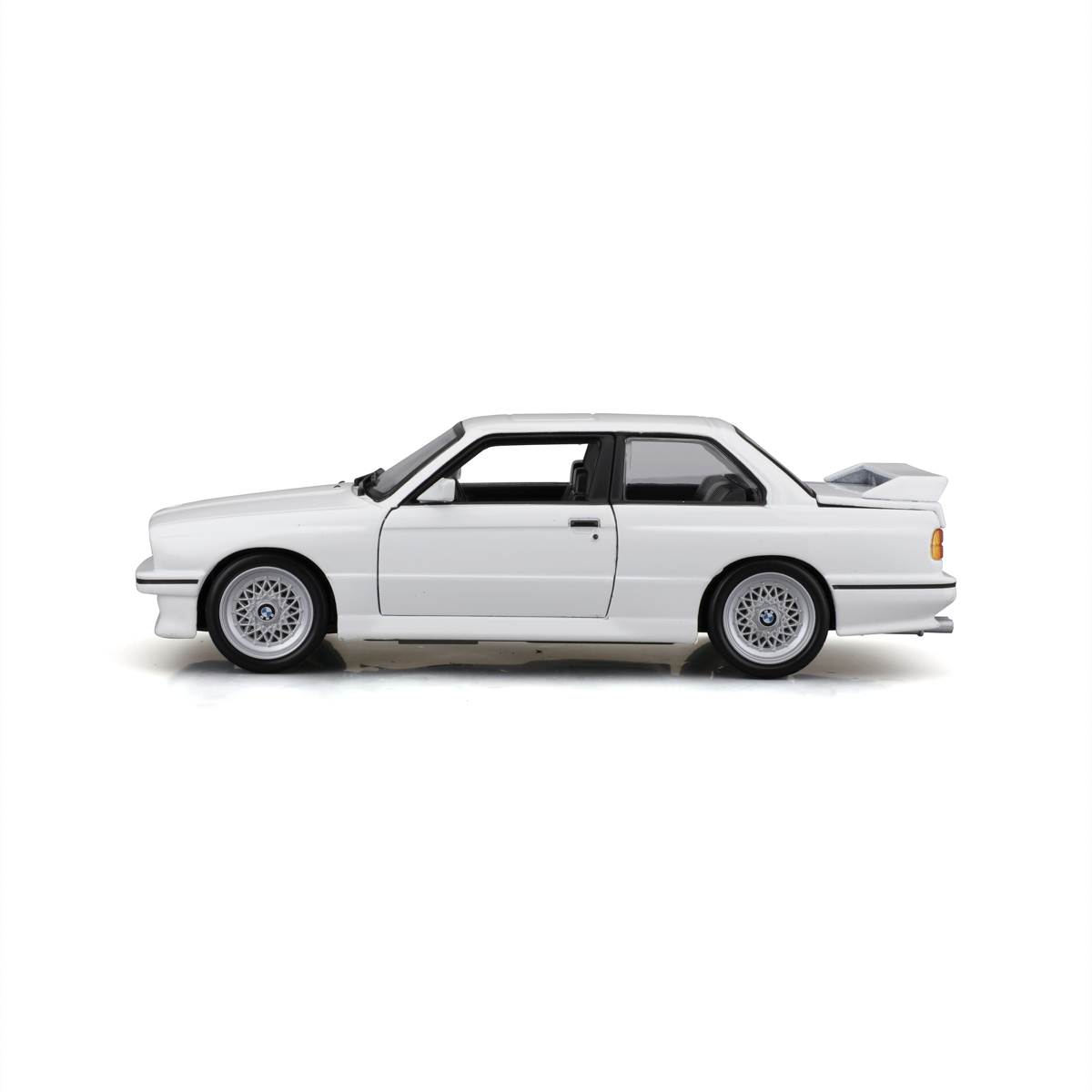 Bburago - Auta HOBBY, 1988 BMW 3 Series M3, bílá, 1:24