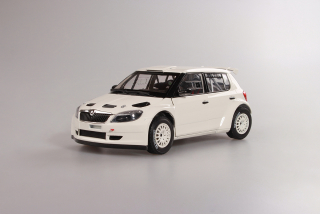 Abrex Škoda Fabia II FL S2000 (2010) Bílá 1:18, Šotolinová kola