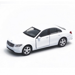 Welly Mercedes Benz 2016 E-Class, bílý 1:34-39